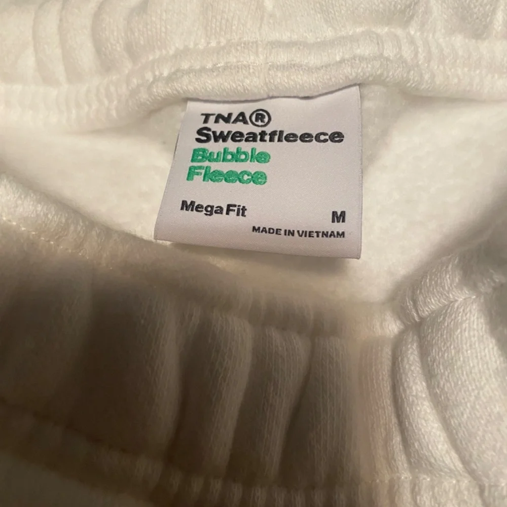 Aritzia TNA Bubble Fleece Sweatpants - Picture 2 of 4